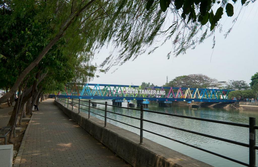Amaris Hotel Tangerang Luaran gambar